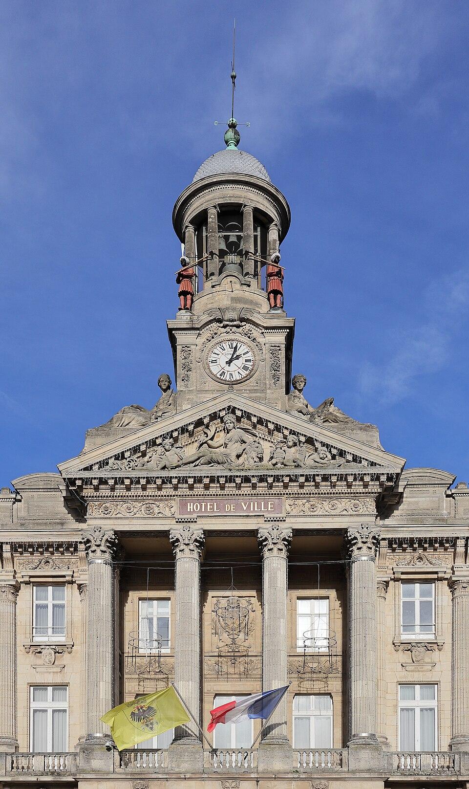 Ho tel de ville de cambrai 97619